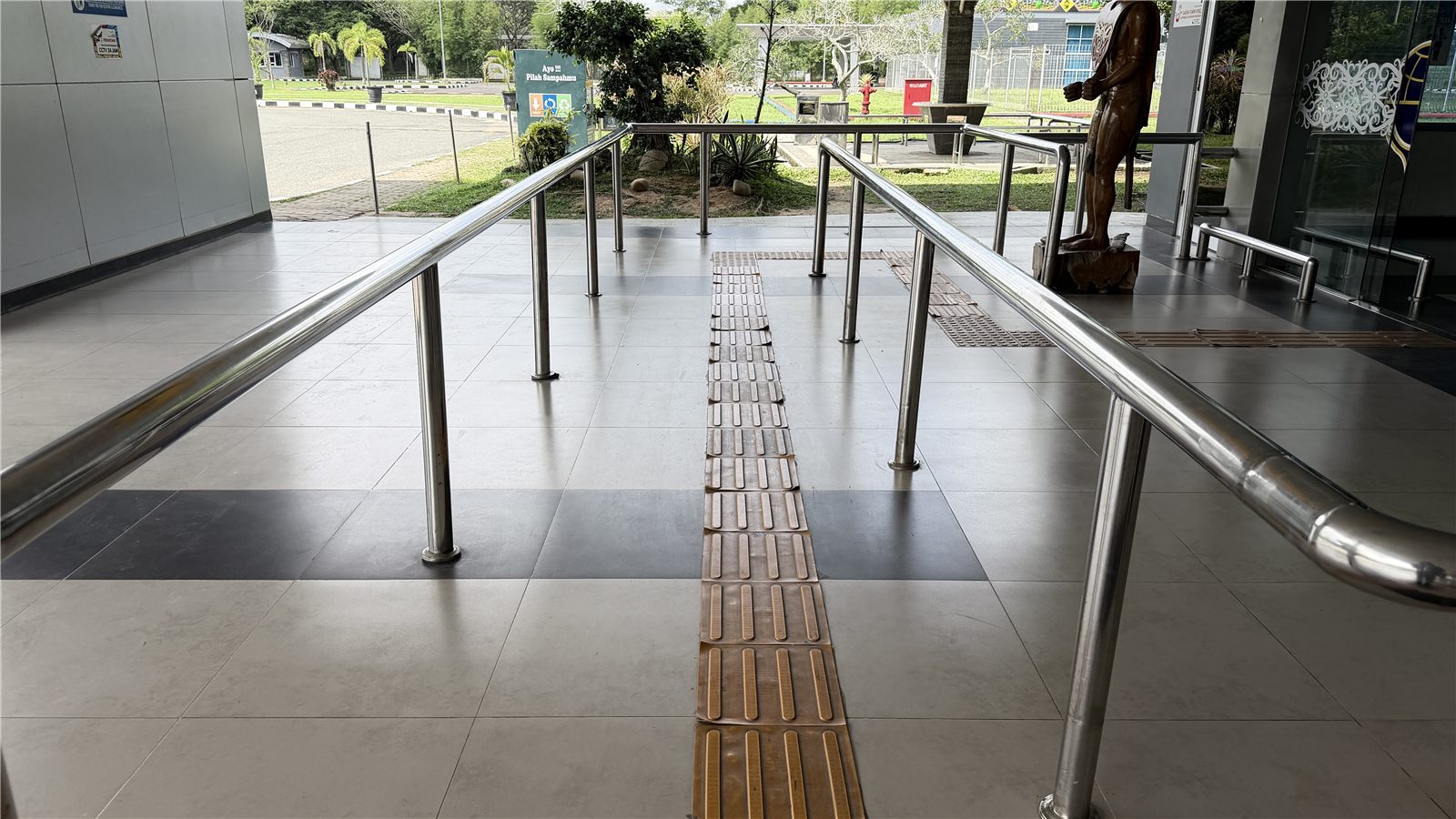 Guiding Block